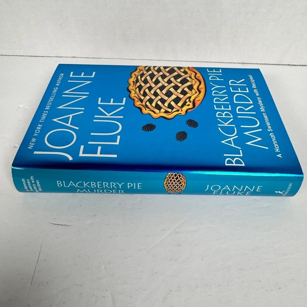 Blackberry Pie Murder‎ Joanne Fluke 2014 First Edition Hardcover Mystery Recipes